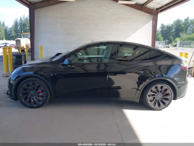 5YJYGDEF8MF140887 Tesla 2021
