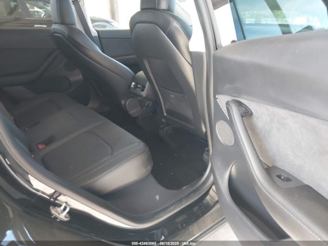 5YJYGDEF8MF140887 Tesla 2021