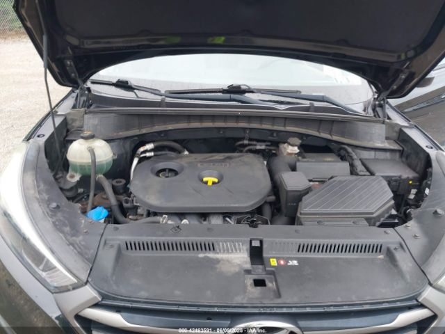 KM8J3CA45GU041303 Hyundai TUCSON SE