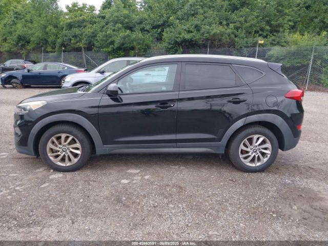 KM8J3CA45GU041303 Hyundai TUCSON SE
