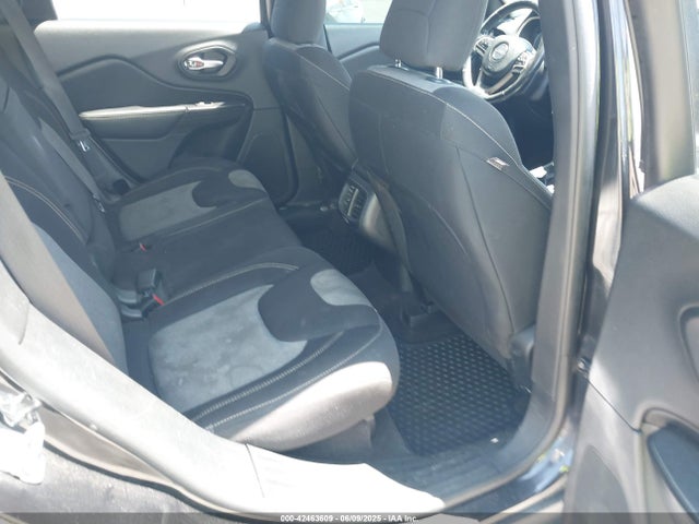 1C4PJMAS4GW268625 Jeep Cherokee Sport