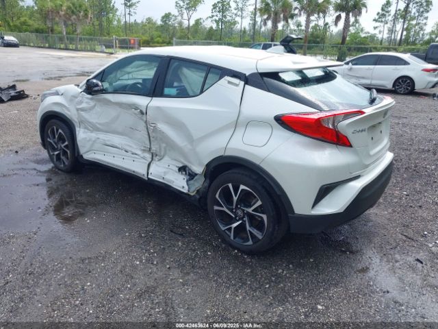 2021 TOYOTA C-HR NMTKHMBXXMR135393 Photo 2