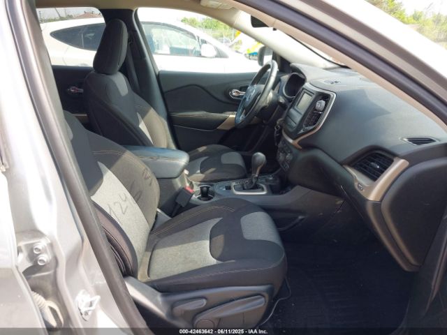 1C4PJMAB2HW587863 Jeep Cherokee