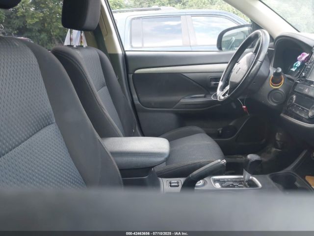 2016 MITSUBISHI OUTLANDER JA4AZ3A33GZ015743 Photo 4