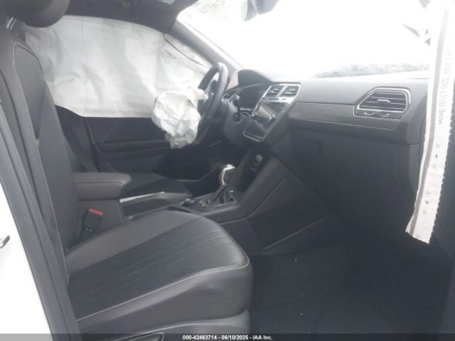 2022 VOLKSWAGEN TIGUAN 3VV8B7AX6NM027050 Photo 4