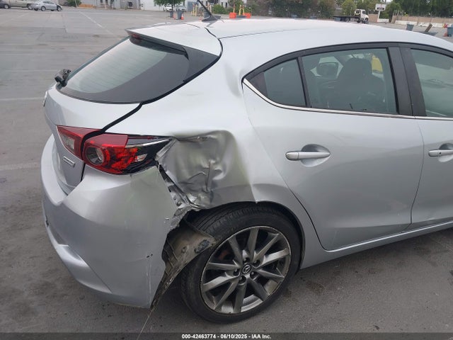 3MZBN1L30JM178749 Mazda py