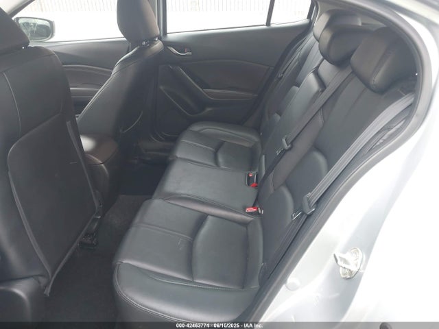 3MZBN1L30JM178749 Mazda py