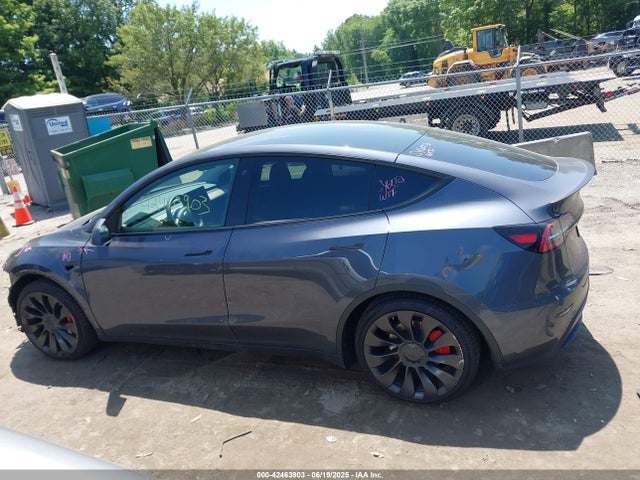 Tesla Model Y 2023 7SAYGDEF7PF700602 Image 14