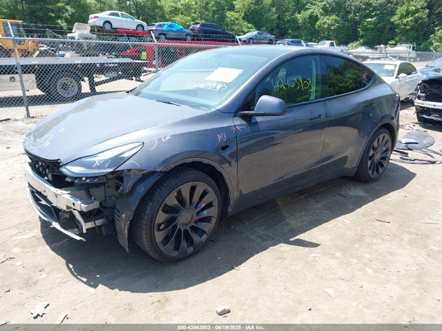 Tesla Model Y 2023 7SAYGDEF7PF700602 Image 2