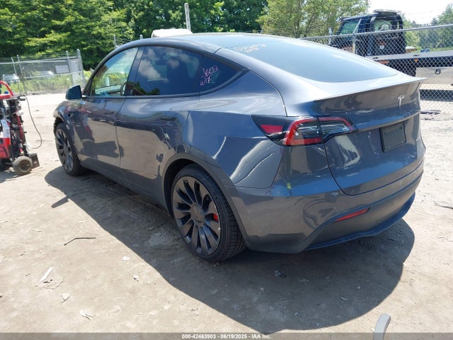 Tesla Model Y 2023 7SAYGDEF7PF700602 Image 3