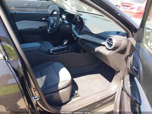 KL77LHEP5SC230688 Chevrolet Trax Fwd Lt