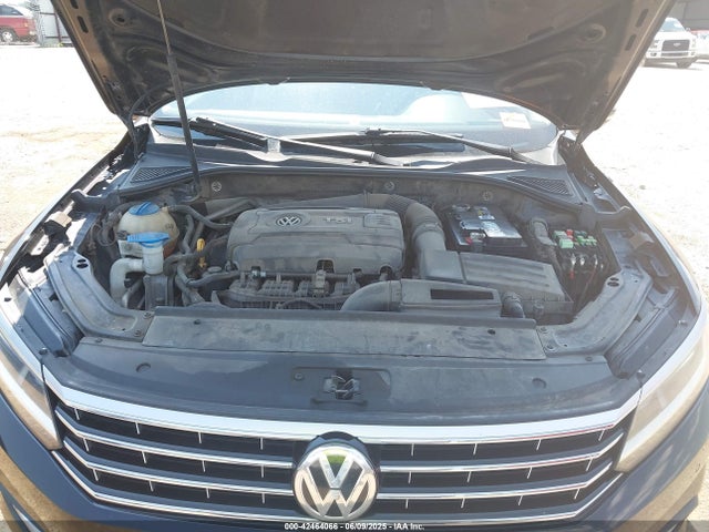 1VWGT7A39HC061832 Volkswagen tsi