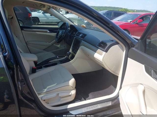 1VWGT7A39HC061832 Volkswagen tsi