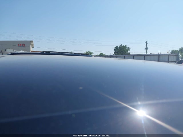1VWGT7A39HC061832 Volkswagen tsi
