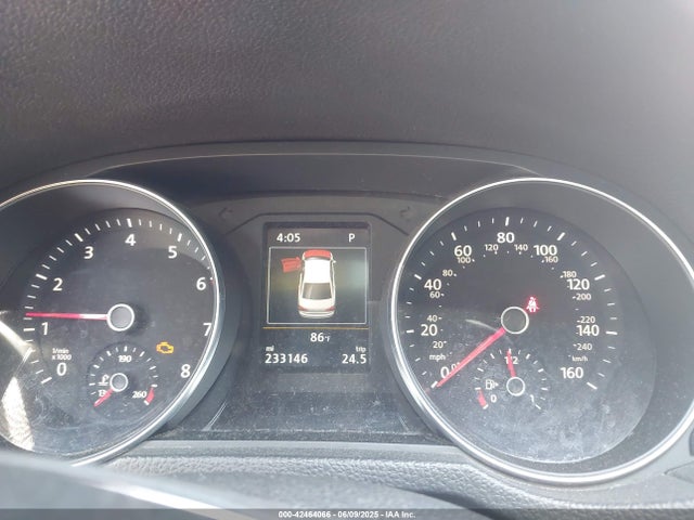 1VWGT7A39HC061832 Volkswagen tsi