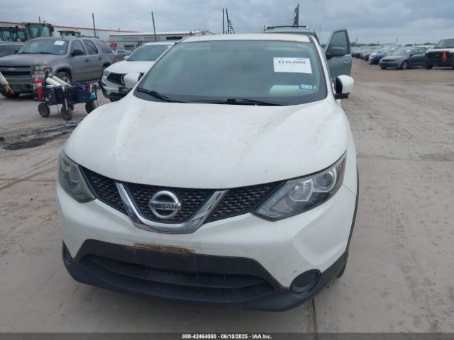JN1BJ1CP5JW103615 Nissan Rogue Sport S