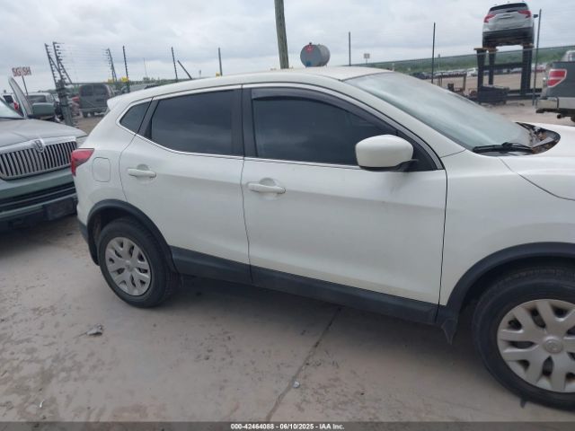 JN1BJ1CP5JW103615 Nissan Rogue Sport S