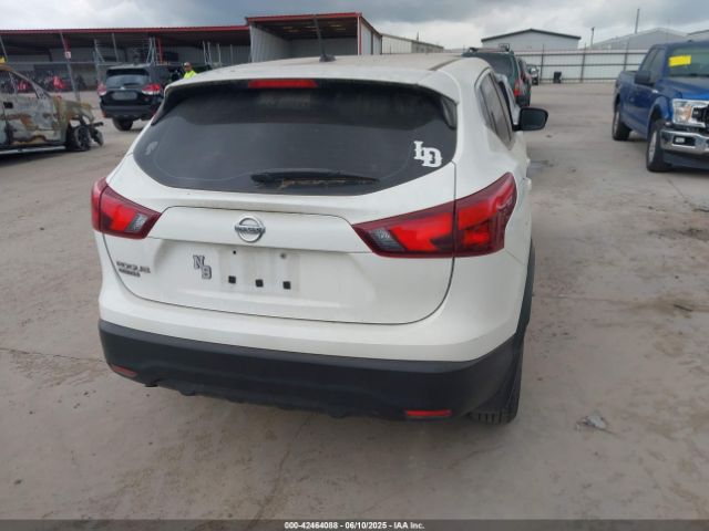 JN1BJ1CP5JW103615 Nissan Rogue Sport S