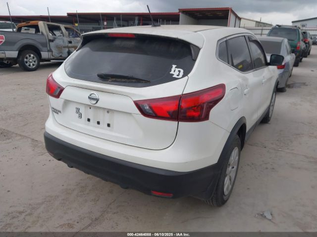 JN1BJ1CP5JW103615 Nissan Rogue Sport S