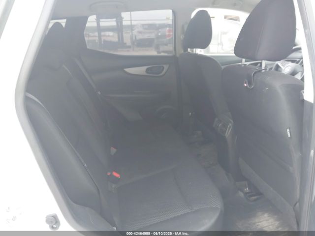 JN1BJ1CP5JW103615 Nissan Rogue Sport S