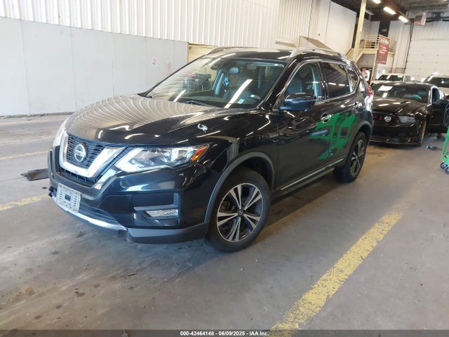 JN8AT2MVXJW320667 Nissan Rogue
