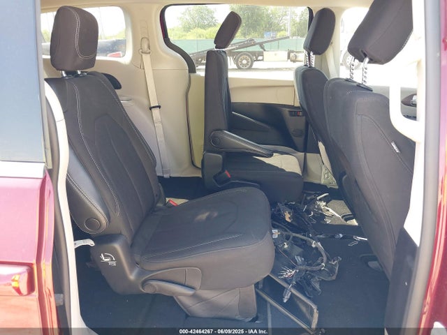 Chrysler Voyager 2023 2C4RC1CG0PR549209 Image 8
