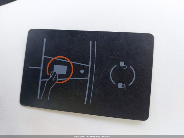 2023 TESLA MODEL 3 5YJ3E1EB0PF631633 Photo 10