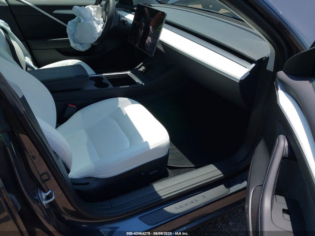 2023 TESLA MODEL 3 5YJ3E1EB0PF631633 Photo 4