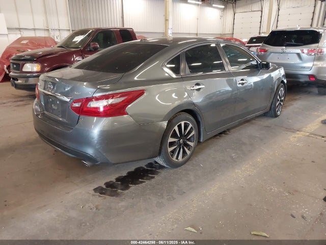 1N4AL3AP5JC255256 Nissan 2018
