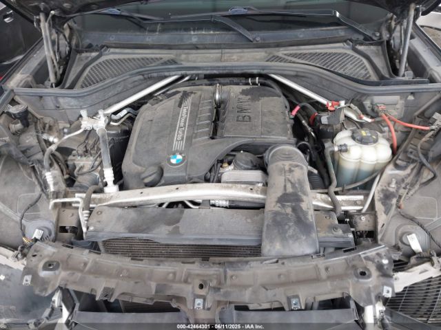2018 BMW X5 5UXKR2C52J0X10664 Photo 9