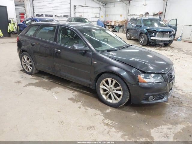 2011 AUDI A3 WAUBJAFM0BA100177 Photo 0