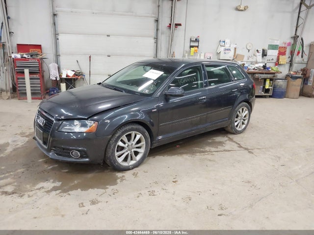 2011 AUDI A3 WAUBJAFM0BA100177 Photo 1