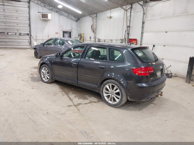 2011 AUDI A3 WAUBJAFM0BA100177 Photo 2