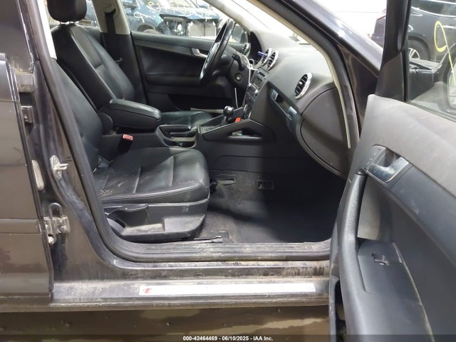 2011 AUDI A3 WAUBJAFM0BA100177 Photo 4