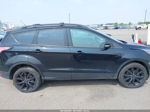1FMCU9J9XHUC63986 Ford 2017