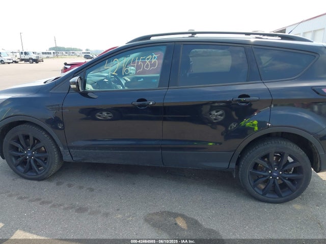 1FMCU9J9XHUC63986 Ford 2017
