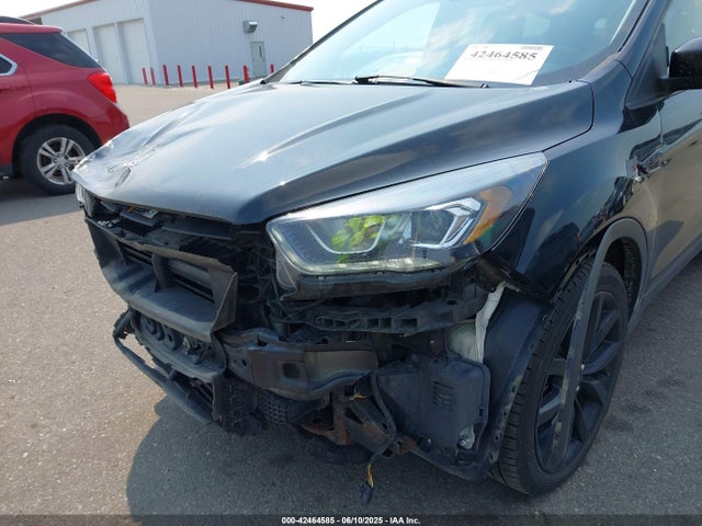 1FMCU9J9XHUC63986 Ford 2017