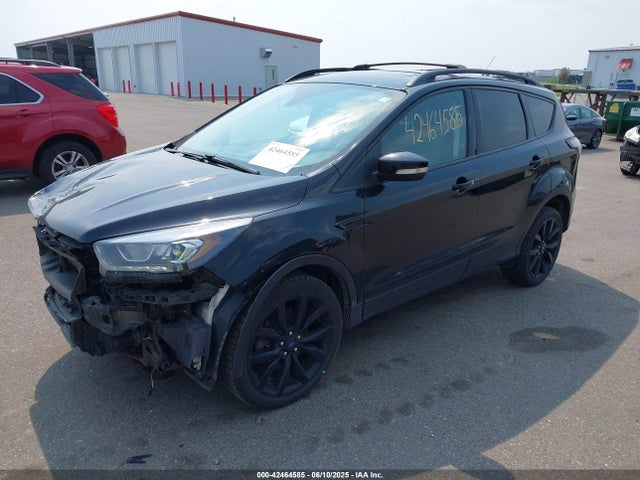 1FMCU9J9XHUC63986 Ford 2017