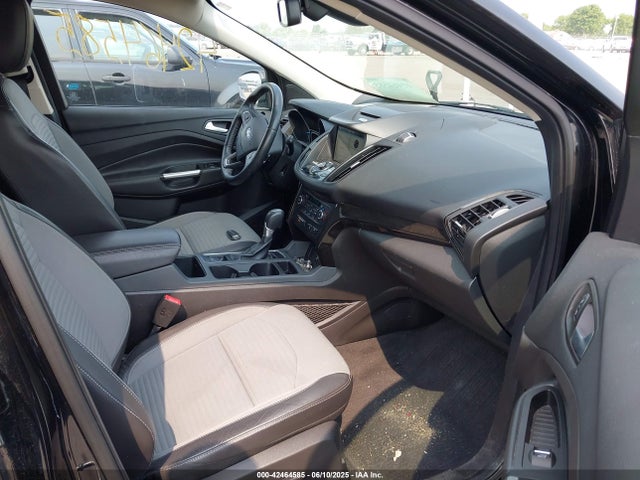 1FMCU9J9XHUC63986 Ford 2017