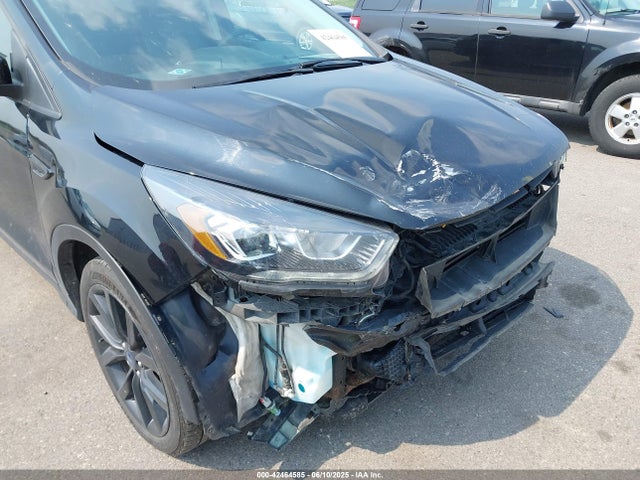 1FMCU9J9XHUC63986 Ford 2017