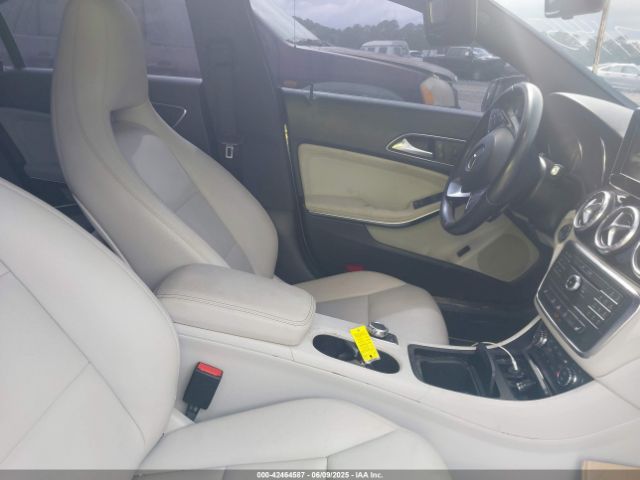 2015 MERCEDES-BENZ CLA 250 WDDSJ4EB8FN271445 Photo 4