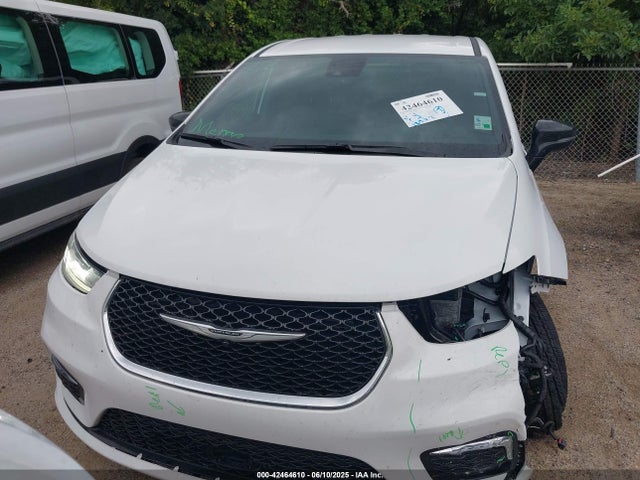 Chrysler Pacifica Select 2025 2C4RC1BG8SR545385 Image 12