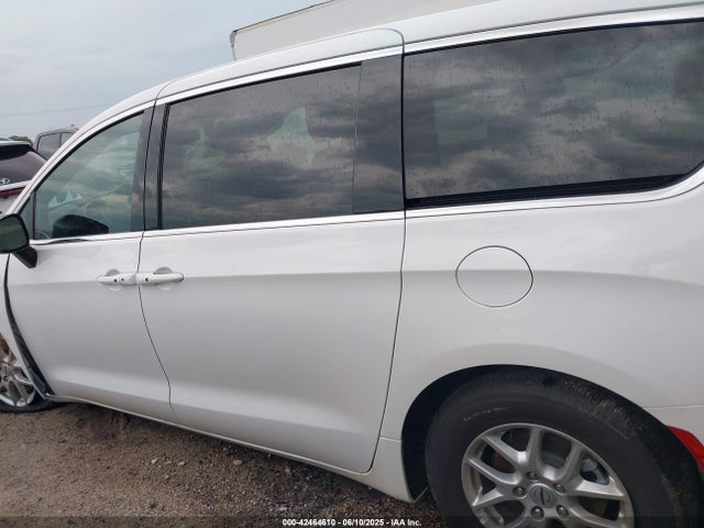 Chrysler Pacifica Select 2025 2C4RC1BG8SR545385 Image 14