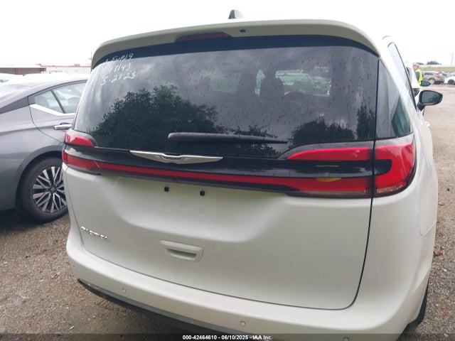 Chrysler Pacifica Select 2025 2C4RC1BG8SR545385 Image 16