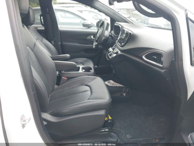 2025 CHRYSLER PACIFICA 2C4RC1BG8SR545385 Photo 4