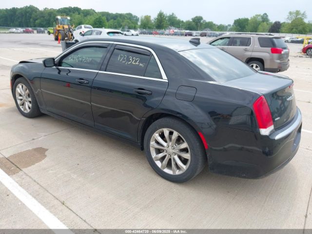 2015 CHRYSLER 300 2C3CCARG6FH892211 Photo 2