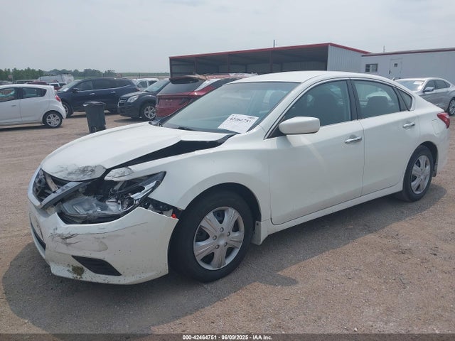 Nissan 2017 2017 1N4AL3AP5HC224339 Image 2
