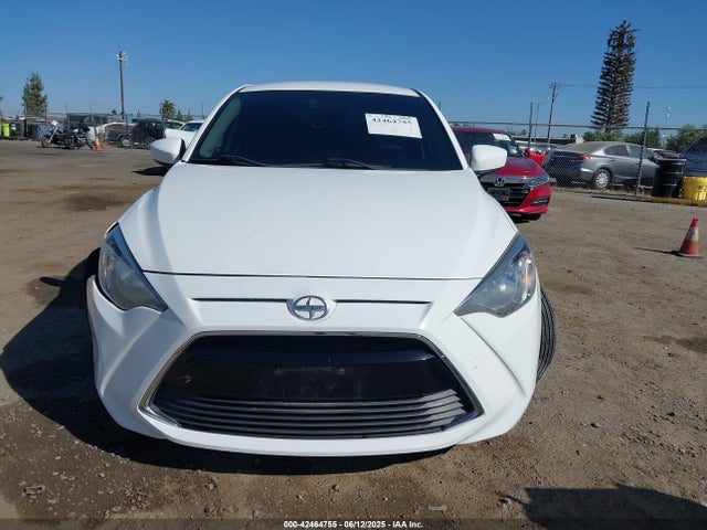 Scion p5v 2016 3MYDLBZV4GY138564 Image 12