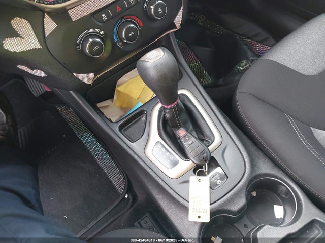 1C4PJLCXXJD556624 Jeep 2018