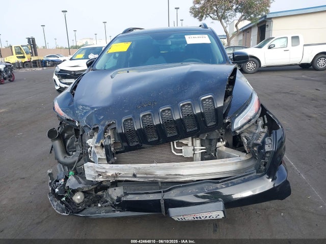 1C4PJLCXXJD556624 Jeep 2018